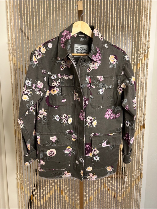 Levi's Jackets & Blazers - Levi’s Printed Field Floral Jacket Size S